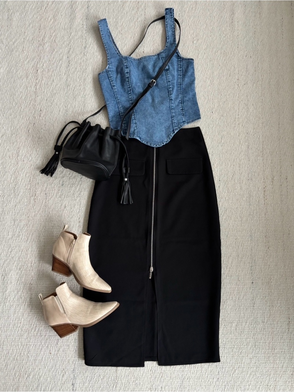 | Forever 21 | High-Rise Black Midi Pencil Skirt size XS